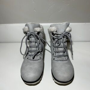 JBU Redrock boots in stone white by Jambu  size 7.5 women’s